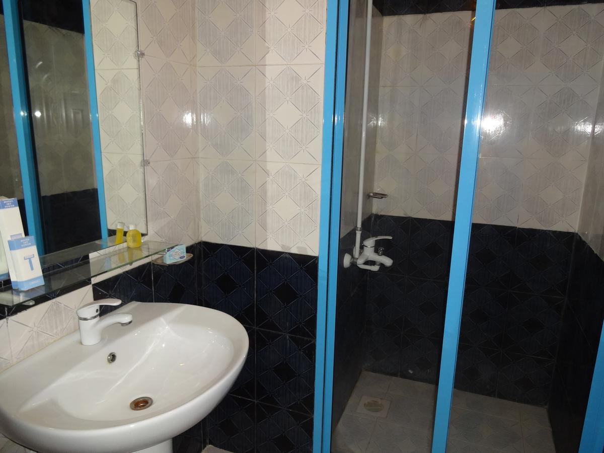 Hotel Sky Towers Карачи Экстерьер фото